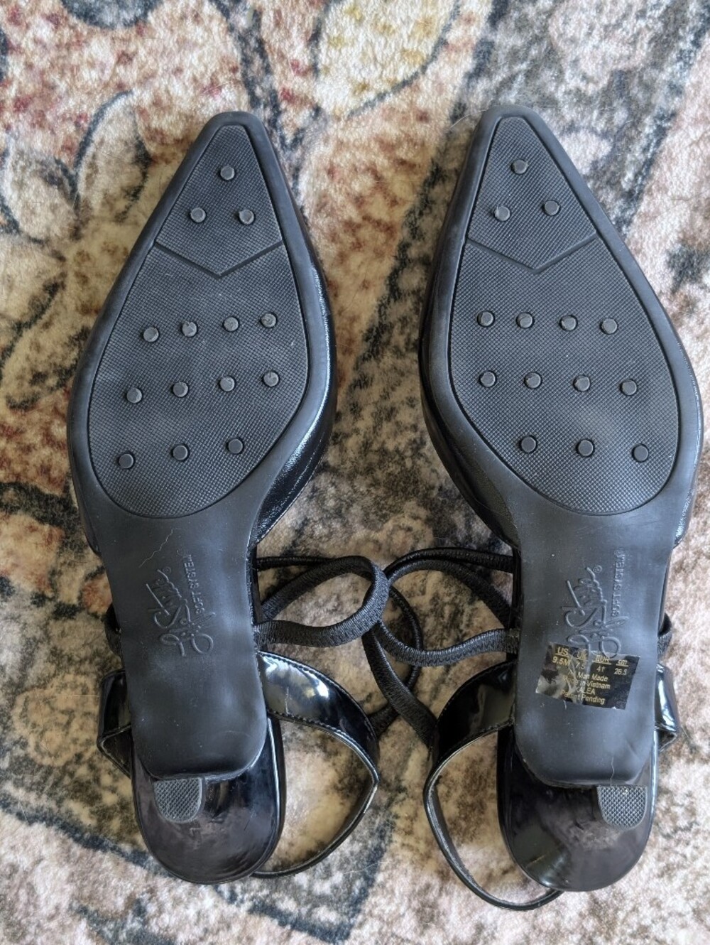 Size 9.5 Women's Shoes - Picture 6 of 15
